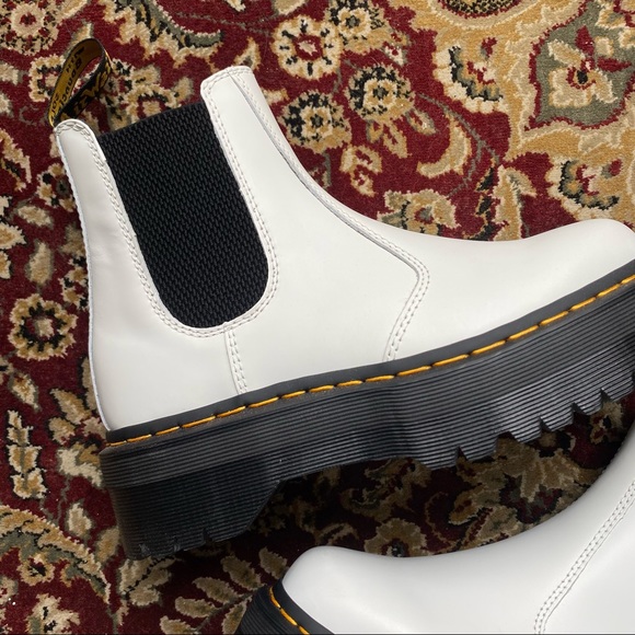 2976 smooth leather platform chelsea boots